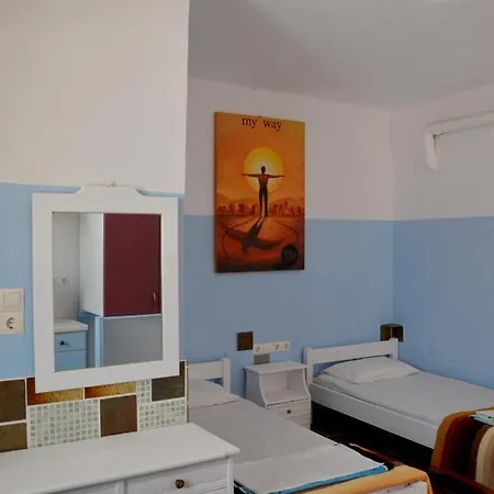 شقة Stunning 2-bed In إيوس خورا