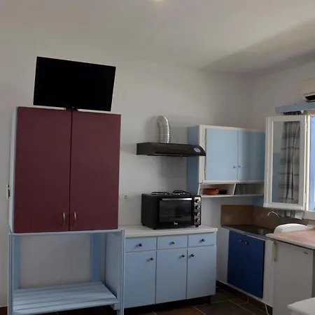 شقة Stunning 2-bed In إيوس خورا